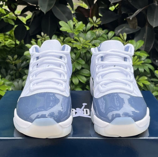 Air Jordan 11 Retro Low Midnight Navy