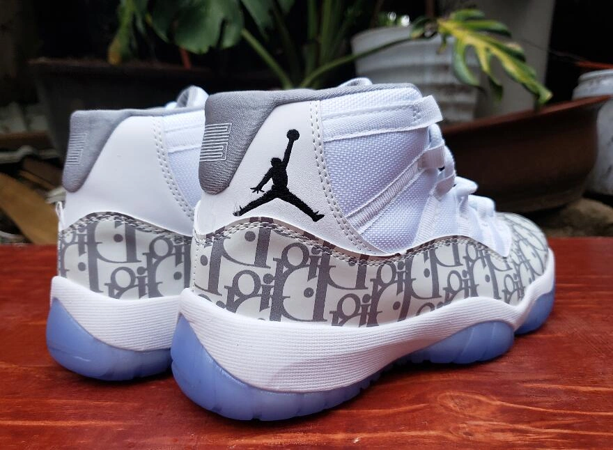Air Jordan 11 Retro New Black & White-1