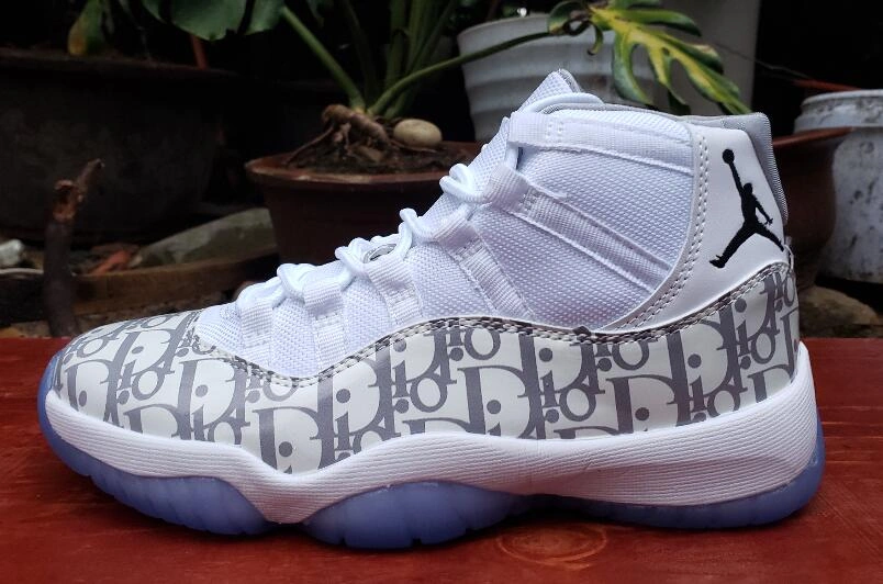 Air Jordan 11 Retro New Black & White-1