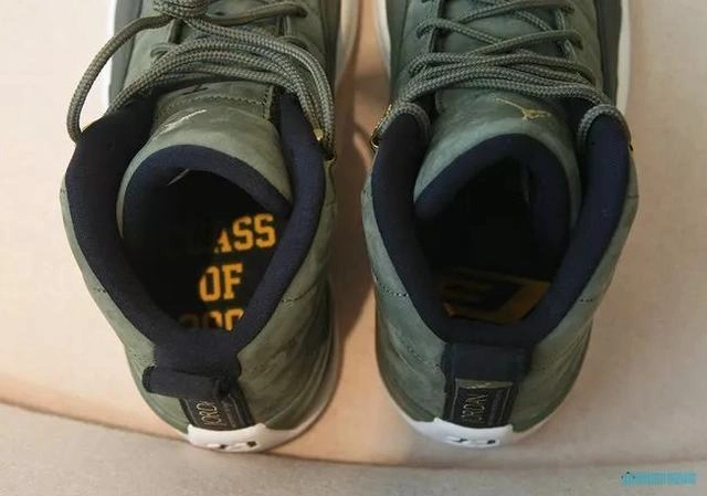Air Jordan 12 Graduation Pack-01