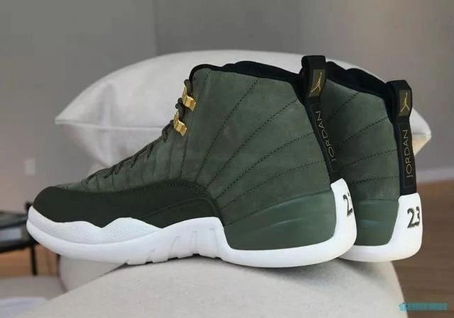 Air Jordan 12 Graduation Pack-01