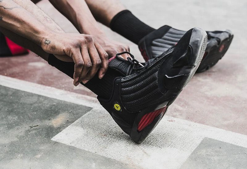 Air Jordan 14 Last Shot-01