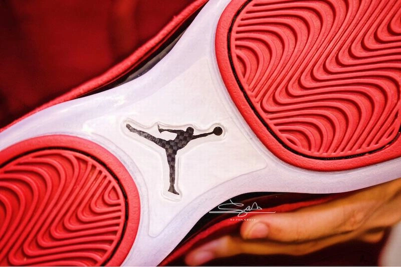Air Jordan 18 Toro Red-01