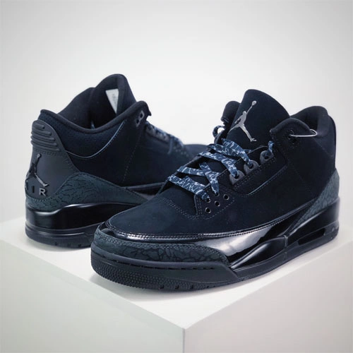 Air Jordan 3 Retro Black Cat 2025