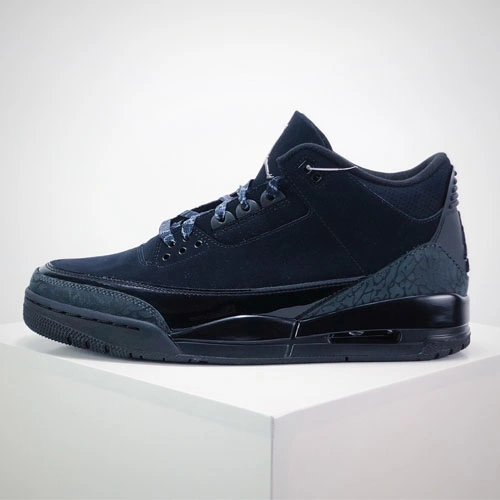 Air Jordan 3 Retro Black Cat 2025