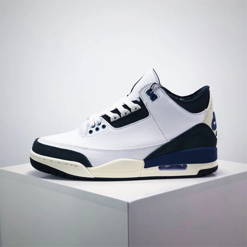 Air Jordan 3 Retro OG Diffused Blue