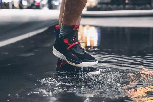 Air Jordan 33 Tech Pack-1