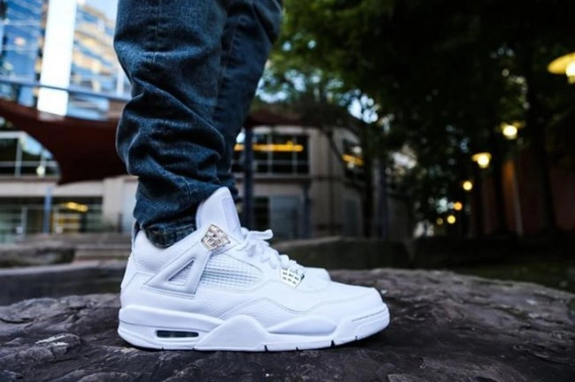 Air Jordan 4 "Pure Money"-01