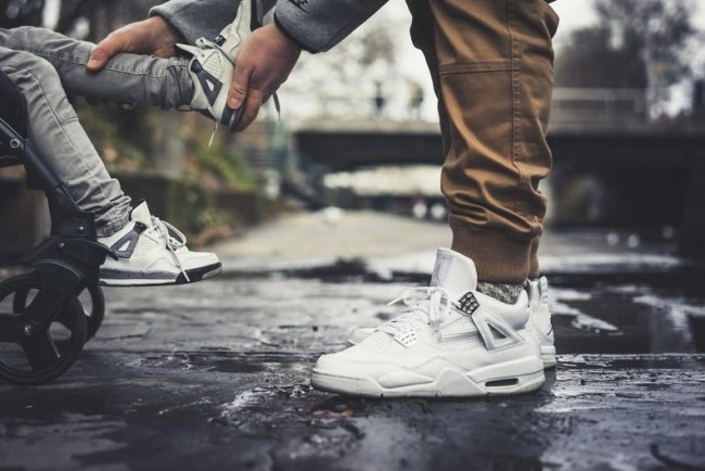 Air Jordan 4 "Pure Money"-01