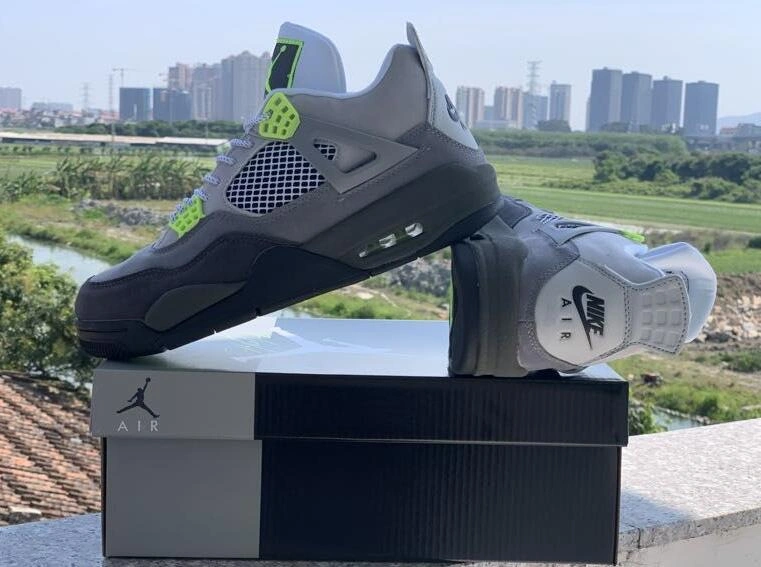 Air Jordan 4 Retro Neon-1