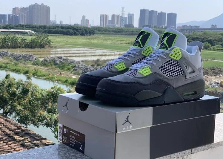 Air Jordan 4 Retro Neon-1