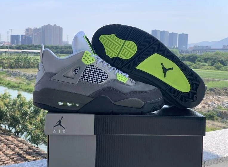 Air Jordan 4 Retro Neon-1