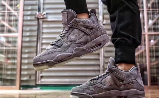 Air Jordan 4 Retro X KAWS-1