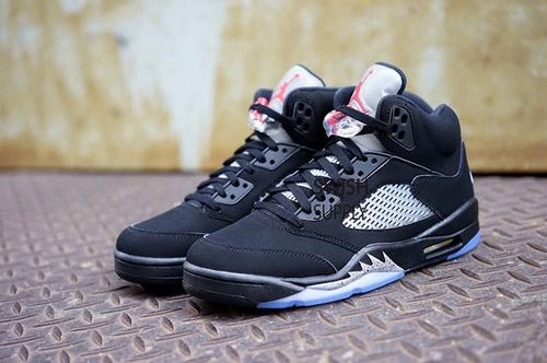 Air Jordan 5 Retro OG “Black Metallic”