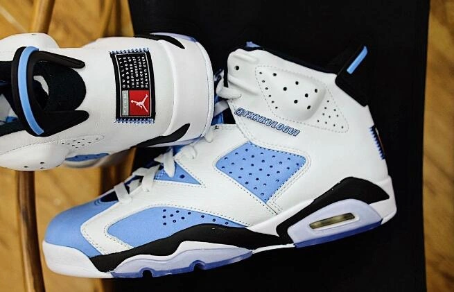 Air Jordan 6 Retro UNC
