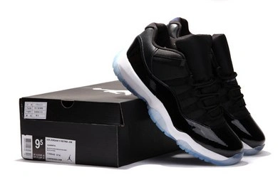Air Jordan Retro 11 (XI) Low Black White