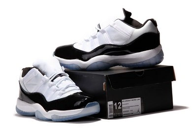 Air Jordan Retro 11 (XI) Low White Black Dark