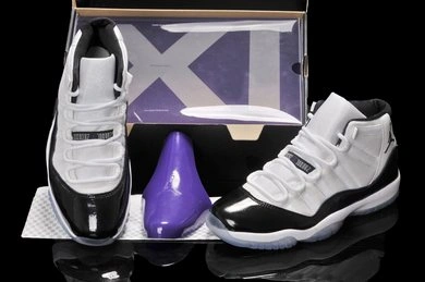 Air Jordan Retro 11 (XI) White Black Dark