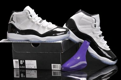 Air Jordan Retro 11 (XI) White Black Dark