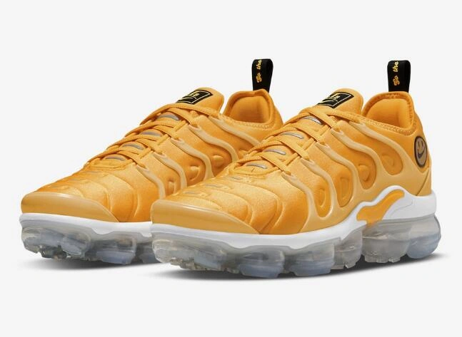 Air VaporMax Plus Go The Extra Smile