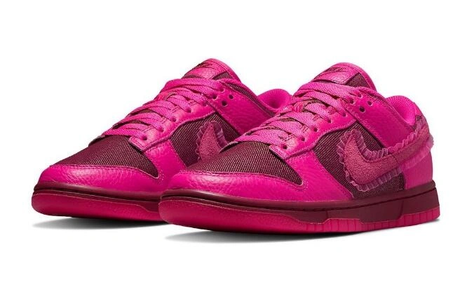 Dunk Low WMNS Valentine’s Day