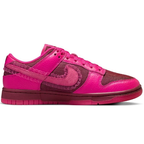 Dunk Low WMNS Valentine’s Day