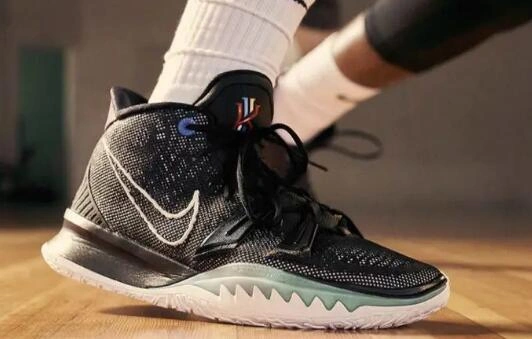 Nik Kyrie 7 BK Black-1