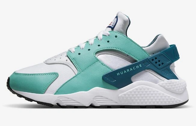 Nike Air Huarache Athletic Club