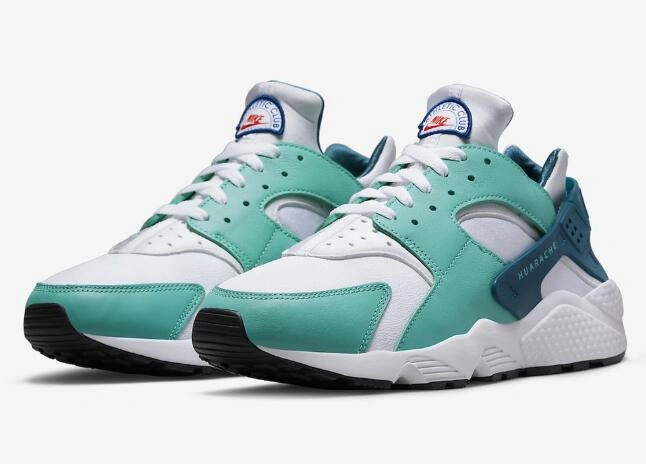 Nike Air Huarache Athletic Club