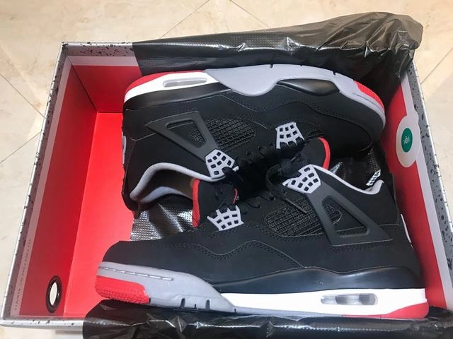 Nike Air Jordan 4 Bred-01