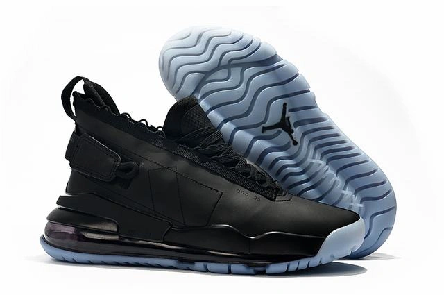 Nike Air Max 720 & Air Jordan-4