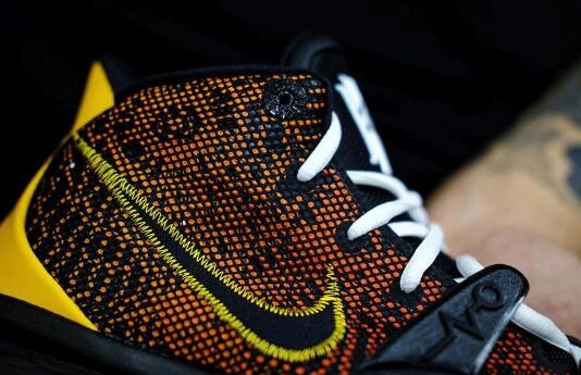 Nike Kyrie 7 Raygun-1