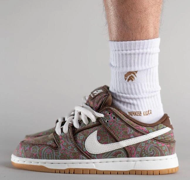 Nike SB Dunk Low Paisley