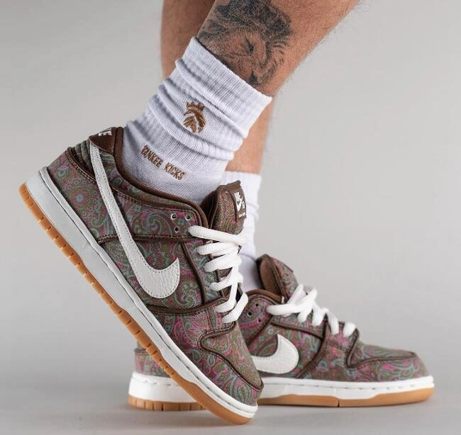 Nike SB Dunk Low Paisley
