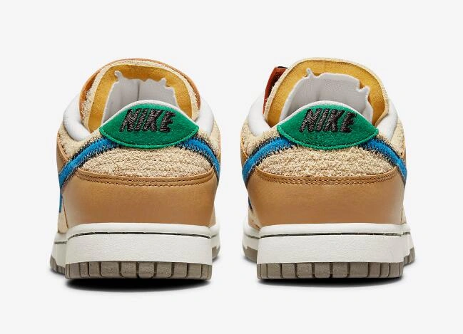 Size x Nike Dunk Low