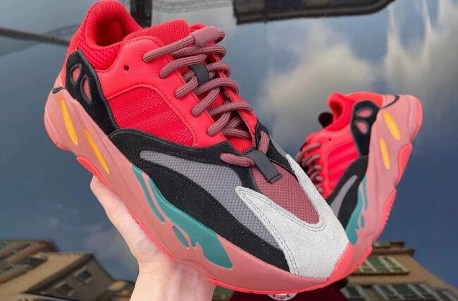 Yeezy 700 Color