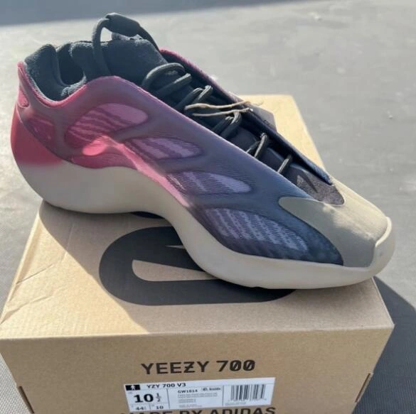 Cheap Yeezy 700 V3 Fade Carbon