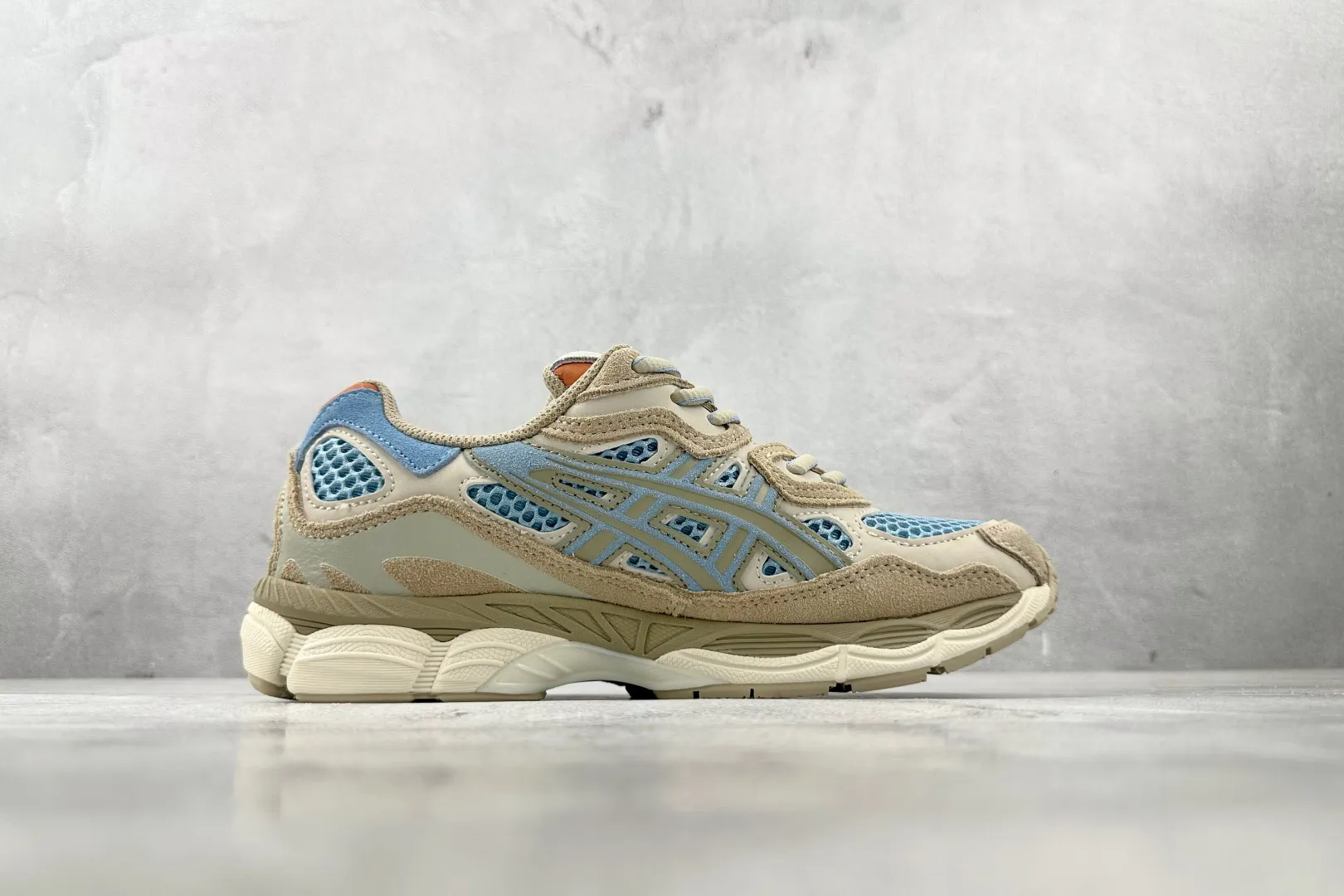ZeroBulk ASICS GEL-NYC Beige Blue Replica Sneakers – High Quality ASICS Running Replicas 683
