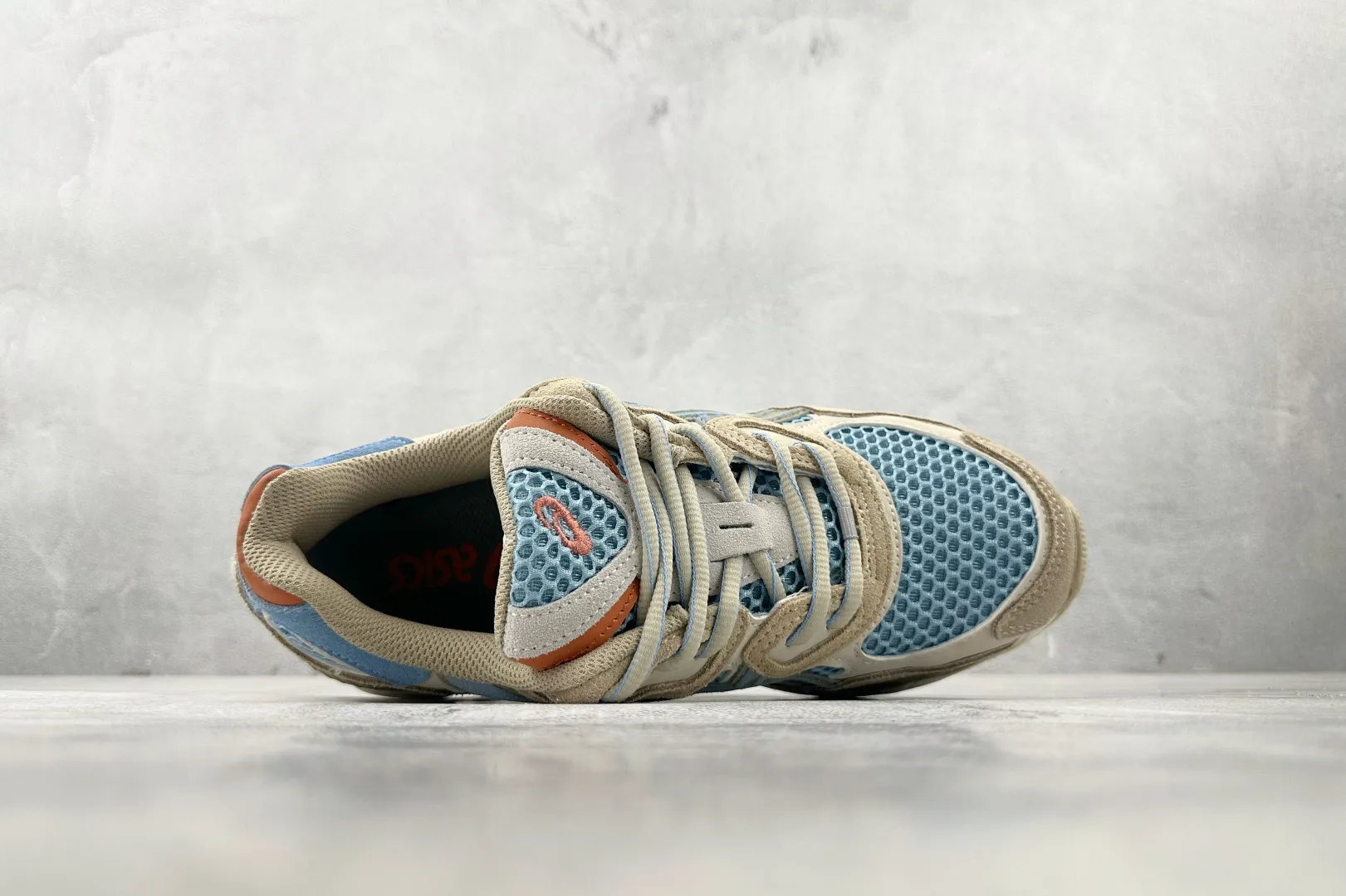 ZeroBulk ASICS GEL-NYC Beige Blue Replica Sneakers – High Quality ASICS Running Replicas 683