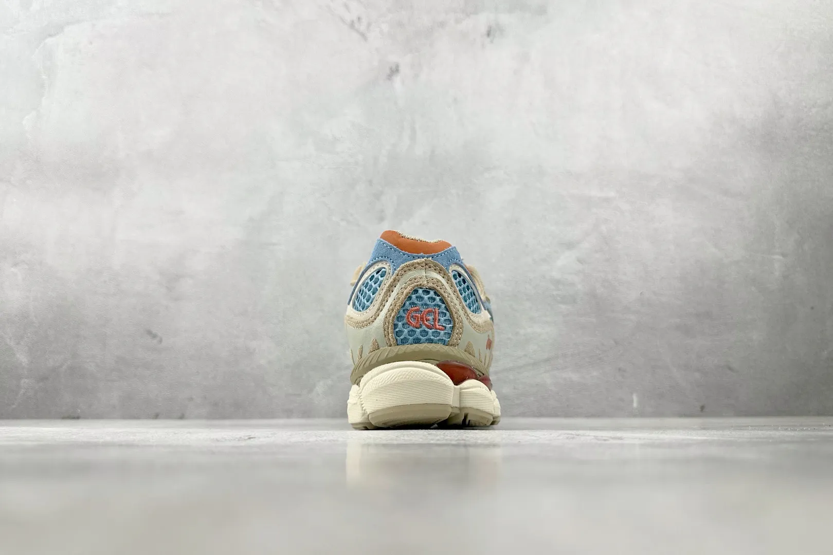 ZeroBulk ASICS GEL-NYC Beige Blue Replica Sneakers – High Quality ASICS Running Replicas 683