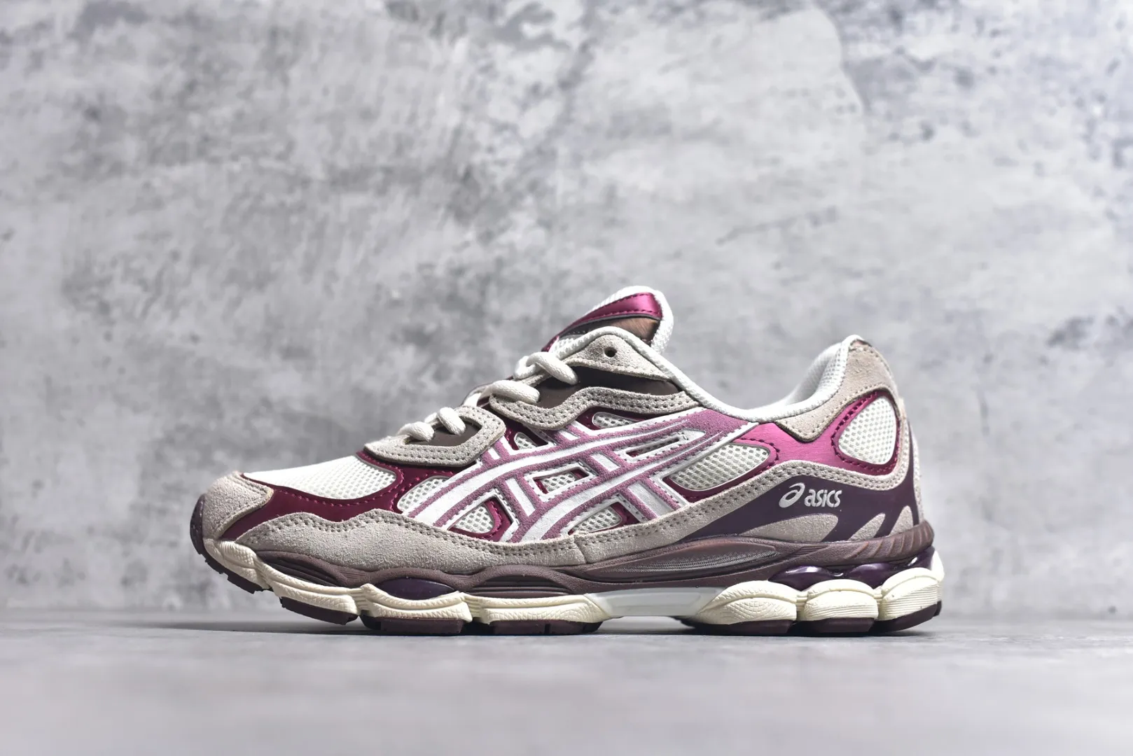 UrbanStyle ASICS GEL-NYC Beige Purple Replica Sneakers – High Quality ASICS Running Replicas 647
