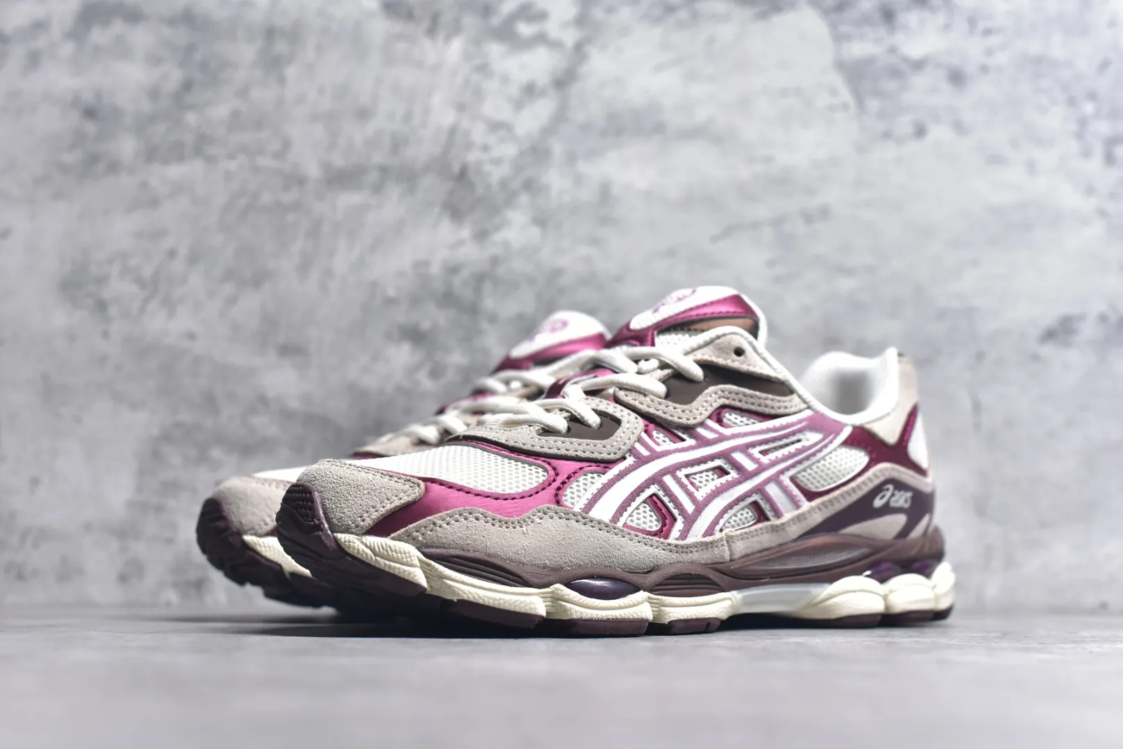 UrbanStyle ASICS GEL-NYC Beige Purple Replica Sneakers – High Quality ASICS Running Replicas 647