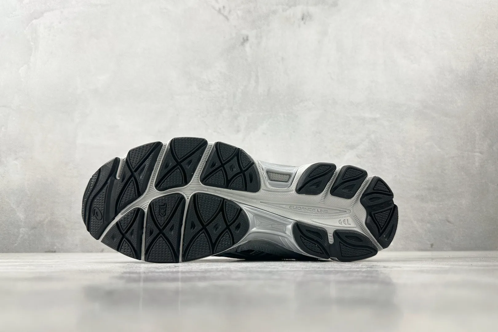 HighPerformance ASICS GEL-NYC Black Grey Replica Sneakers with High Quality Design and 1:1 Precision 679