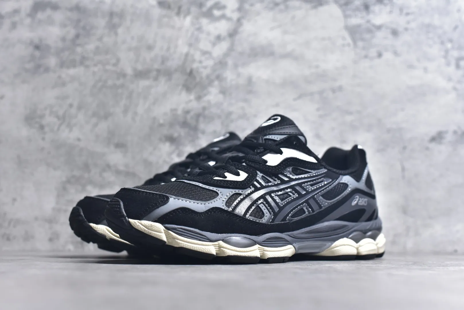 Compact ASICS GEL-NYC Black Low Top Replica Sneakers with High Quality Rep Shoes 643