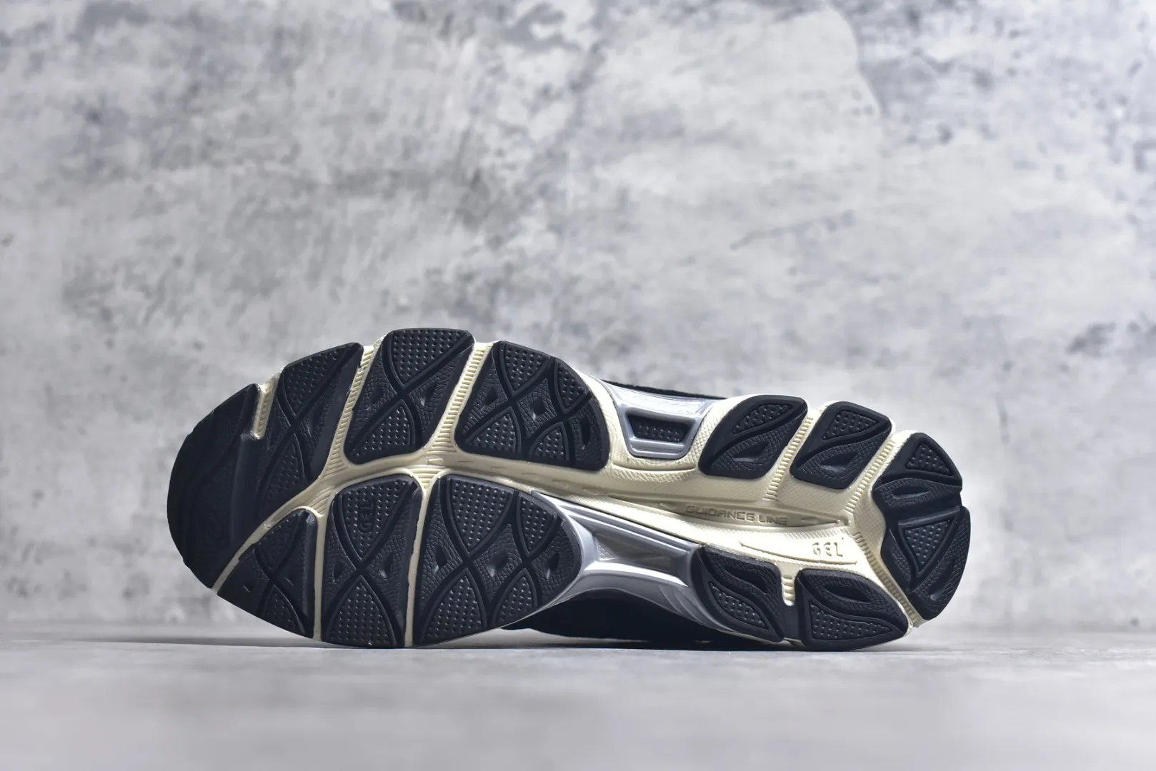 Compact ASICS GEL-NYC Black Low Top Replica Sneakers with High Quality Rep Shoes 643