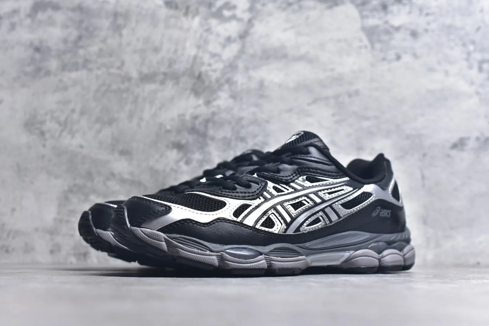 Thermal ASICS GEL-NYC Black Silver Replica Sneakers – High Quality Rep Shoes 651