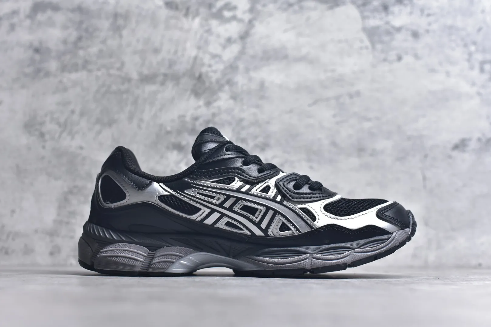 Thermal ASICS GEL-NYC Black Silver Replica Sneakers – High Quality Rep Shoes 651