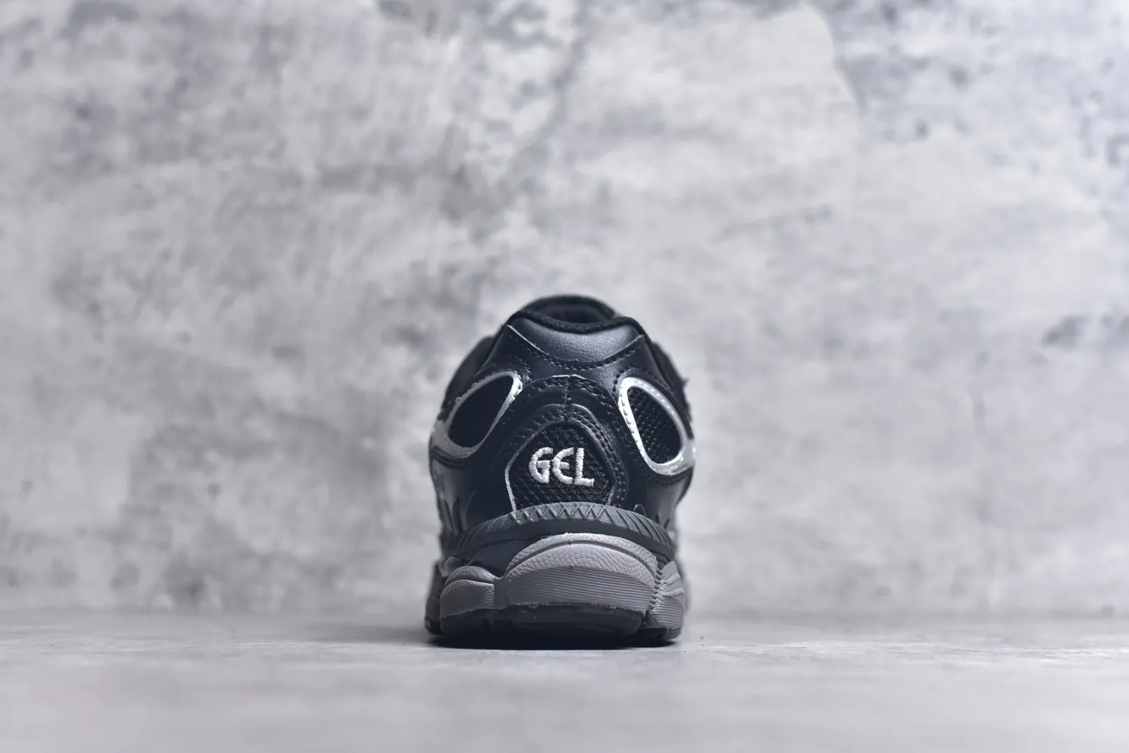 Thermal ASICS GEL-NYC Black Silver Replica Sneakers – High Quality Rep Shoes 651