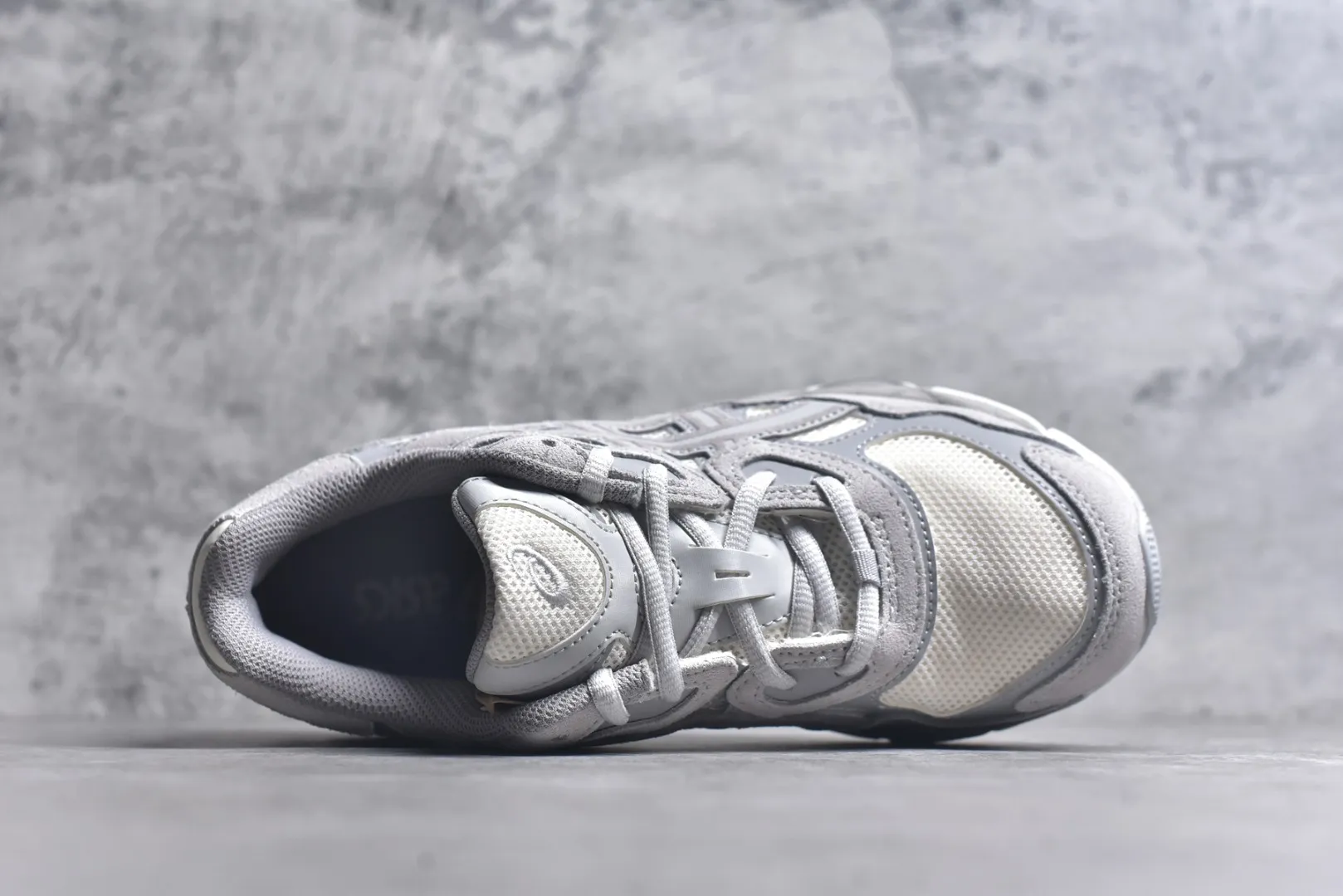 ASICS GEL-NYC Cloud Grey Replica Sneakers – High Quality Rep Shoes & 1:1 ASICS Sneakers Youthful 667