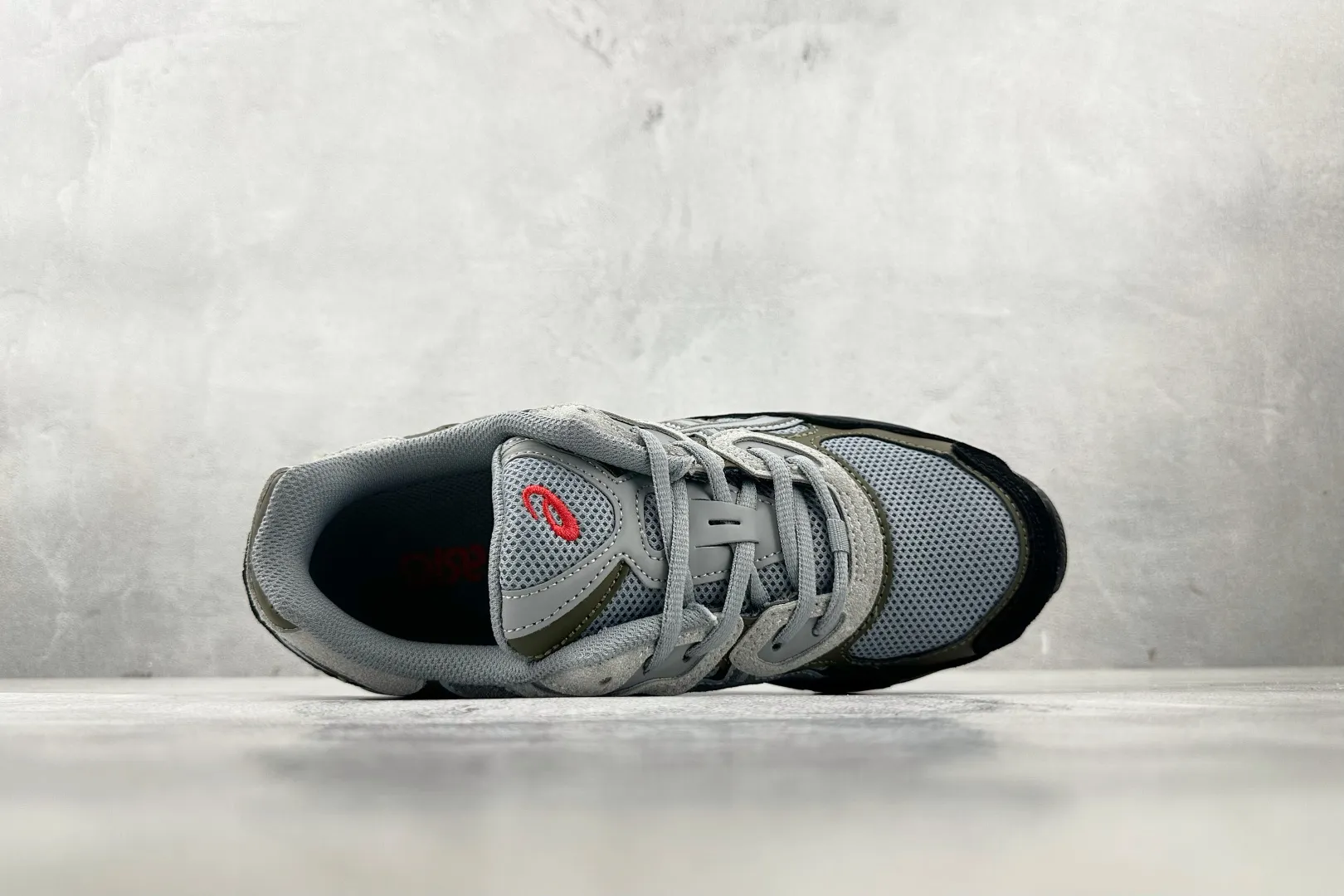 ASICS GEL-NYC Grey Black Replica Sneakers – High Quality ASICS Running Replicas Supportive 684